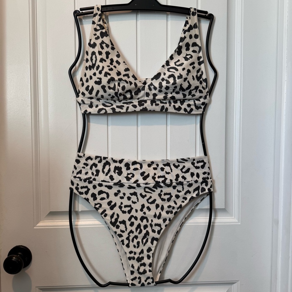 aerie Cream and Black Leopard High-Waist Cheeky Bikini Size Large